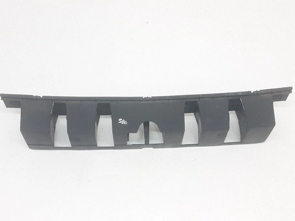 Rear bumper mounting bracket 30796391