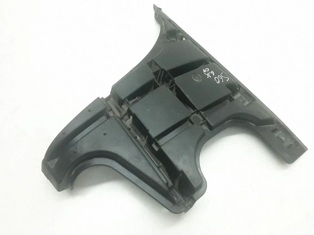 Rear bumper mounting bracket 08693386