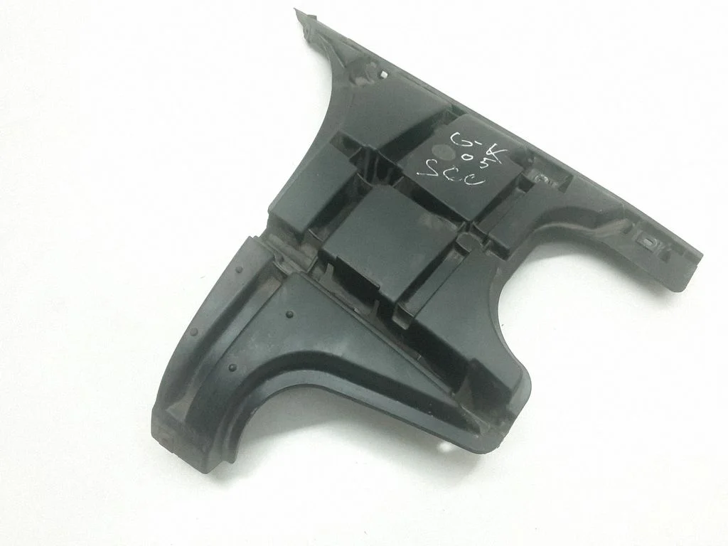 Rear bumper mounting bracket 08693386