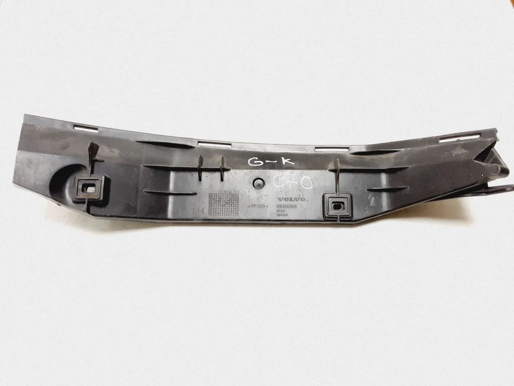 Rear bumper mounting bracket 09466908
