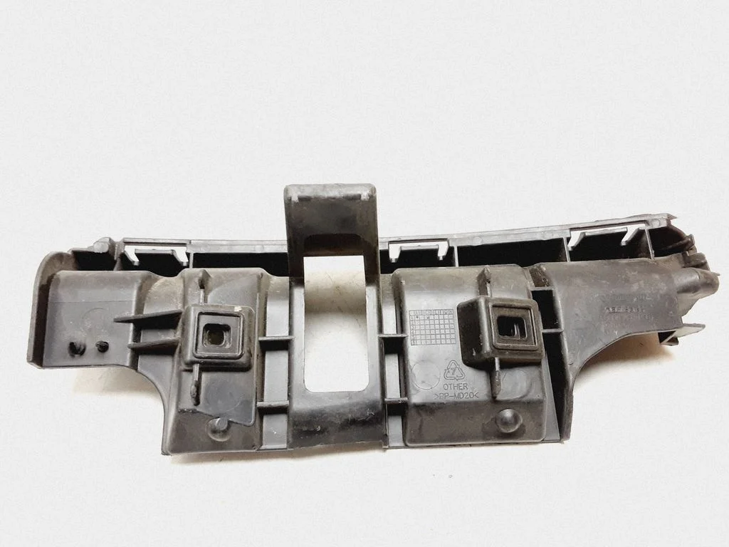 Rear bumper mounting bracket – Volvo C30 (2010-2013)