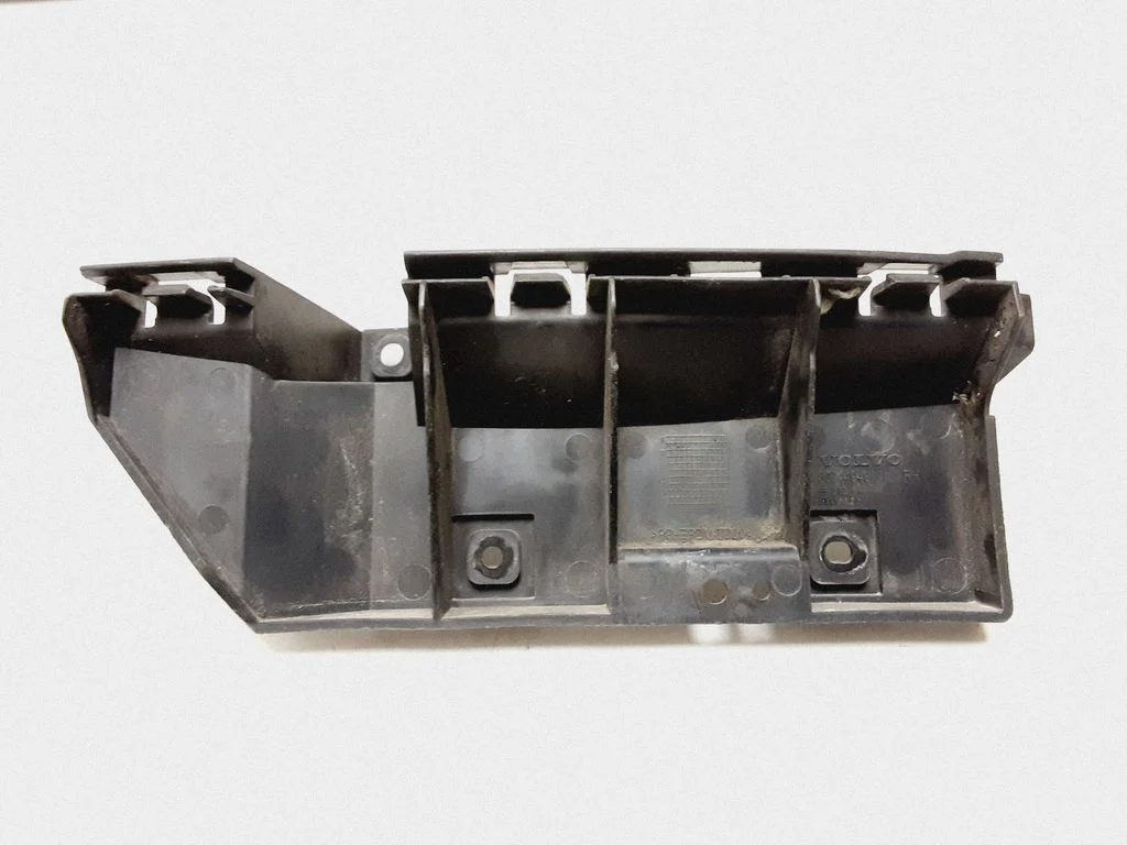 Rear bumper mounting bracket 30744949