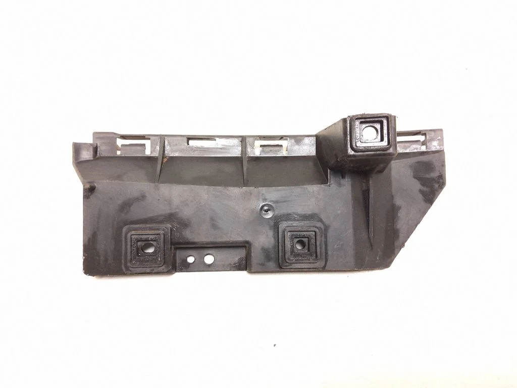 Rear bumper mounting bracket 31265595