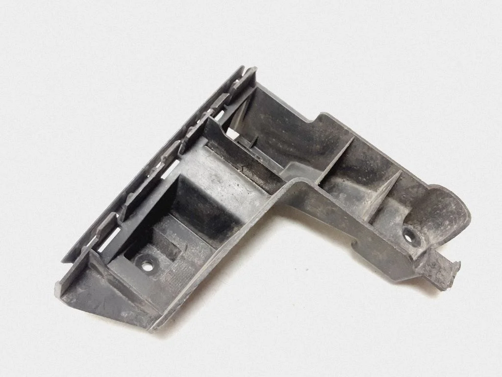 Rear bumper mounting bracket – Volvo V70 (2005-2008)