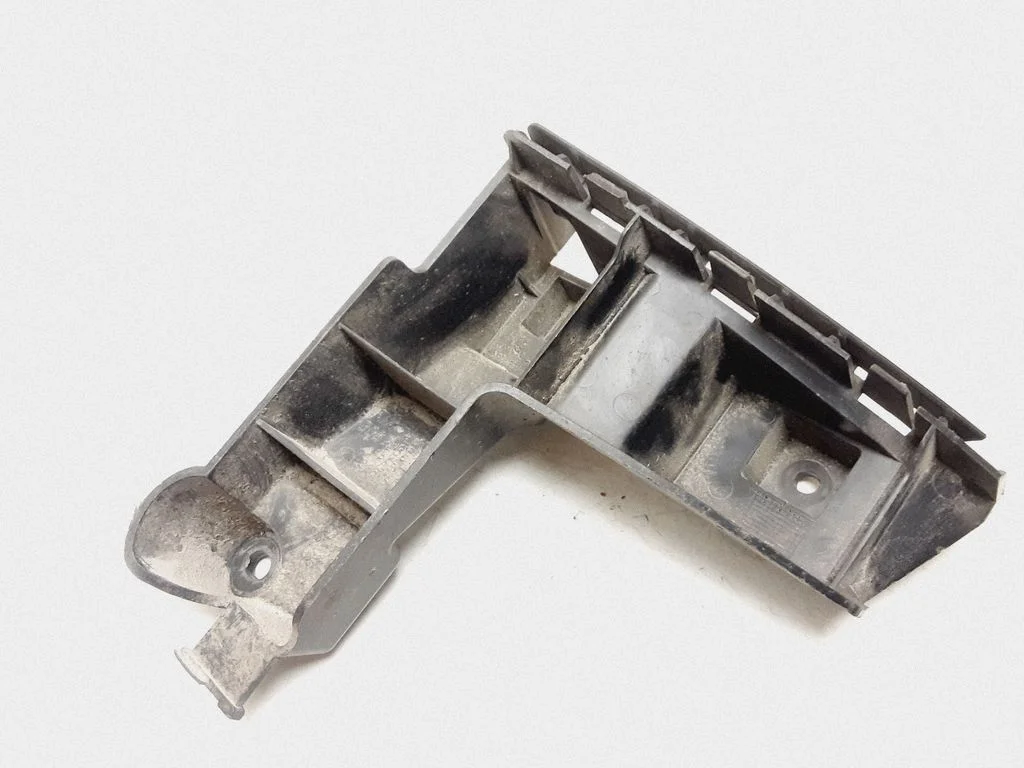 Rear bumper mounting bracket – Volvo V70 (2005-2008)