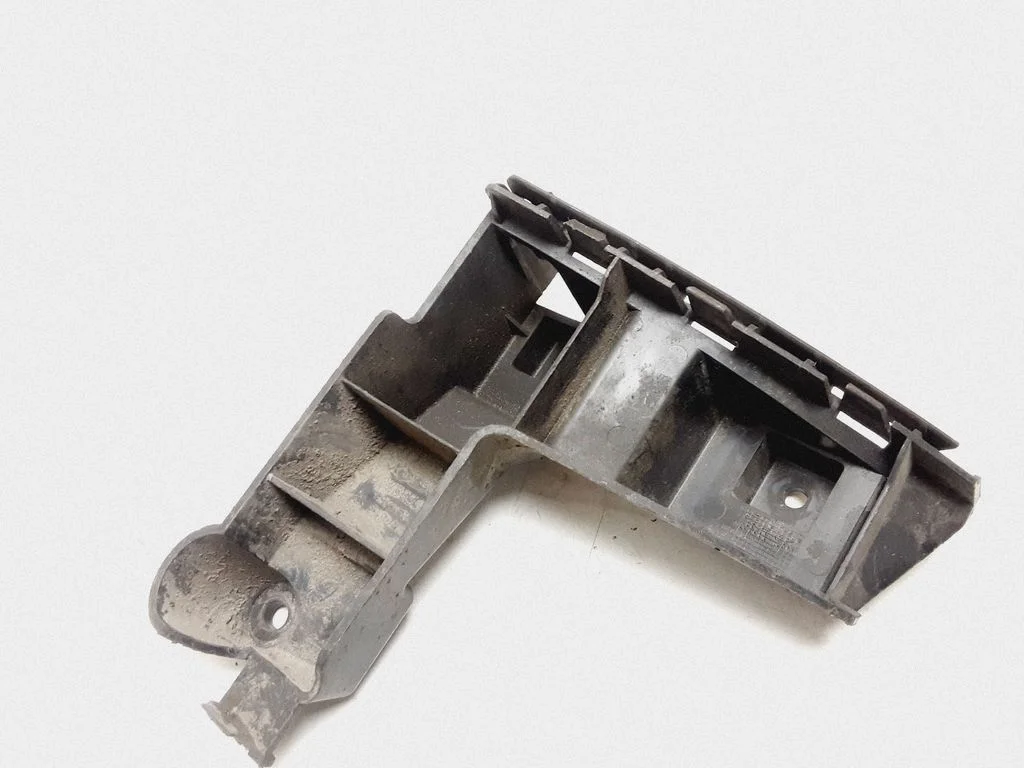Rear bumper mounting bracket 30678651