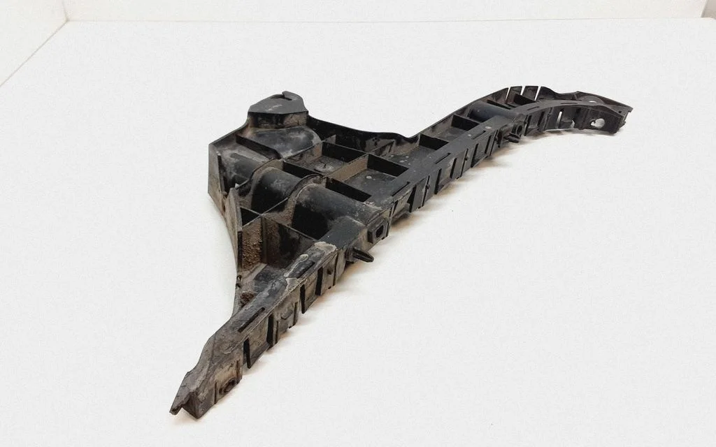 Rear bumper mounting bracket 31265327