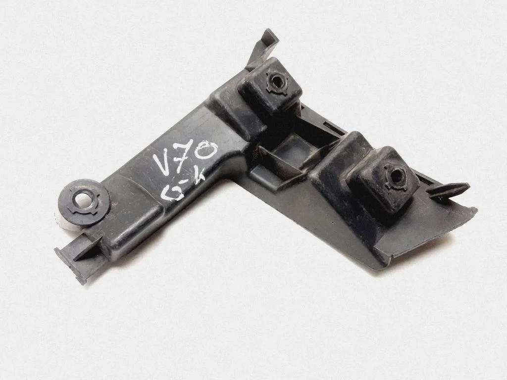 Rear bumper mounting bracket – Volvo V70 (2005-2008)