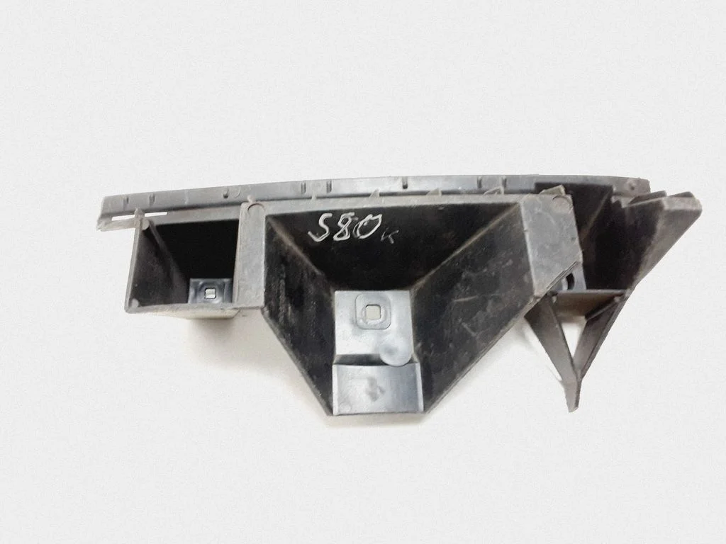 Rear bumper mounting bracket 30678279