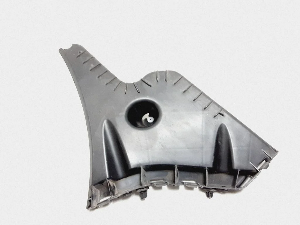 Rear bumper mounting bracket 31365480