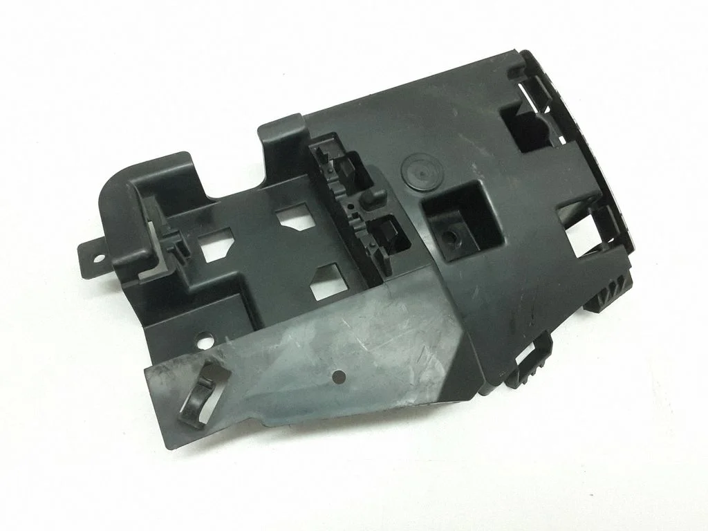 Tagumise kaitseraua kinnitusklamber – Volvo V60 (2011-2013)