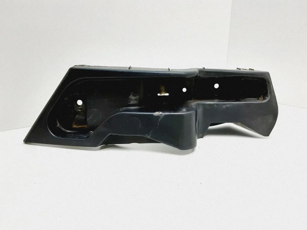 Rear bumper mounting bracket DS7317E851AB