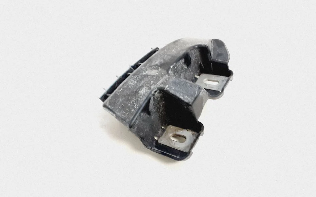 Rear bumper mounting bracket A2538801003