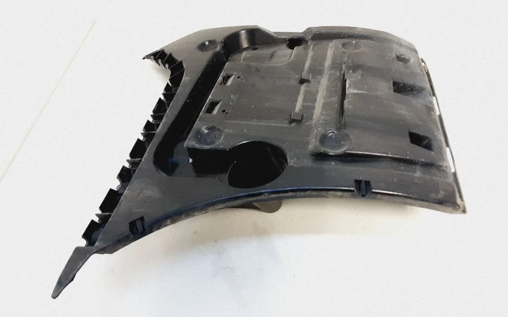 Tagumise kaitseraua kinnitusklamber – BMW 7-seeria F01 F02 F03 F04 (2008-2016)