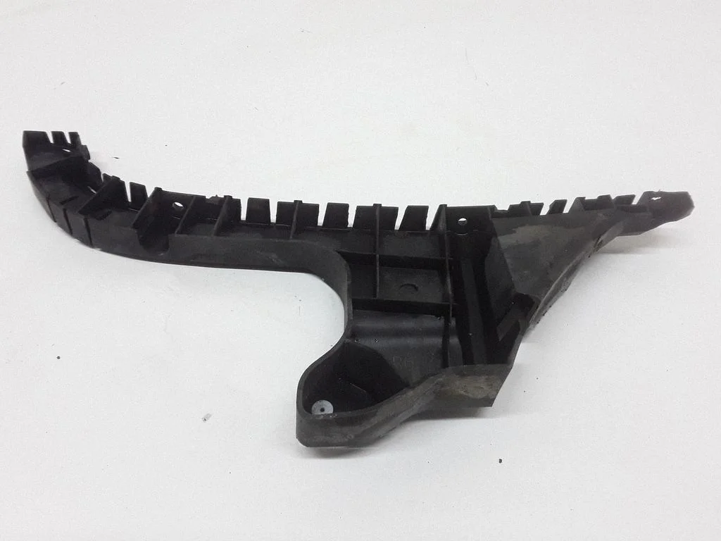 Rear bumper mounting bracket – Volvo V70 (2005-2008)