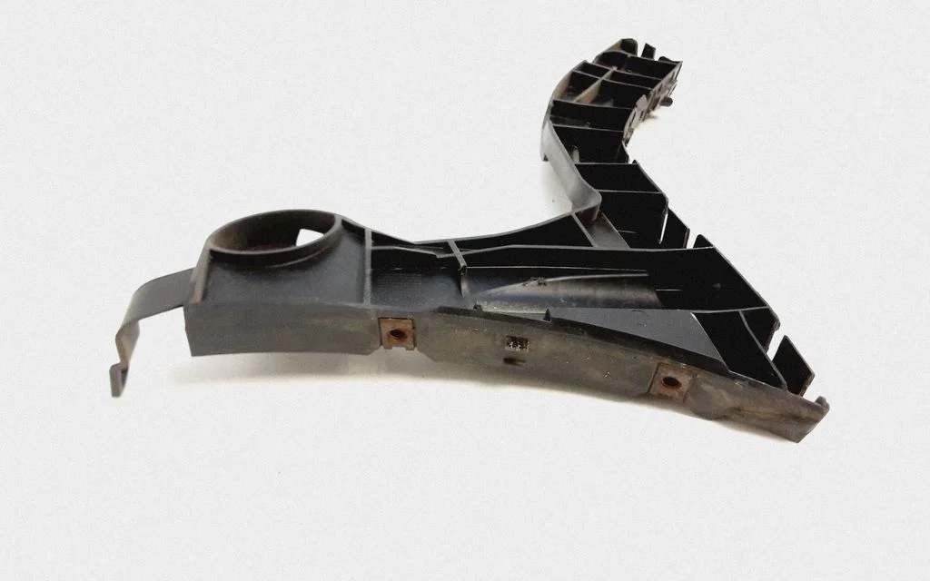 Rear bumper mounting bracket – Volvo XC60 (2009-2013)