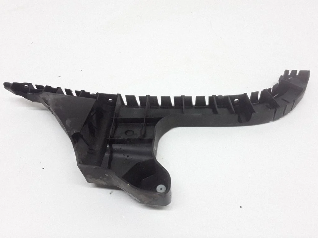 Rear bumper mounting bracket – Volvo V70 (2005-2008)