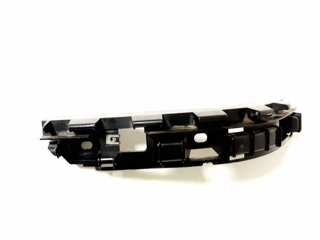 Tagumise kaitseraua kinnitusklamber – BMW 7-seeria E65 E66 (2001-2008)