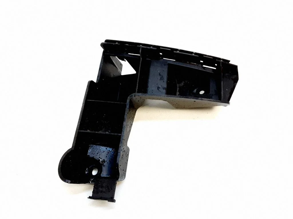 Rear bumper mounting bracket – Volvo V70 (2005-2008)