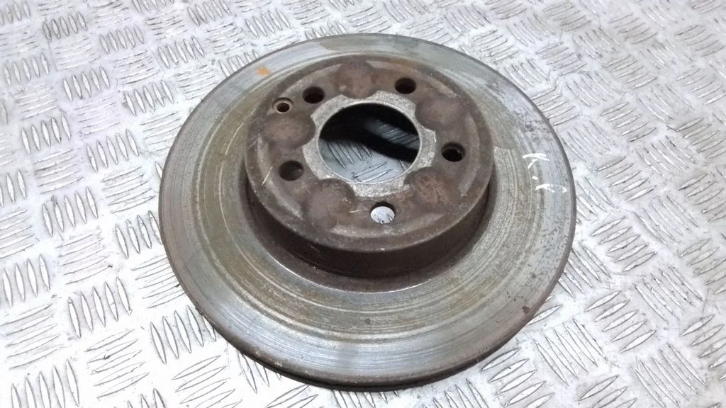 Esimene piduriketas – eesmine vasak