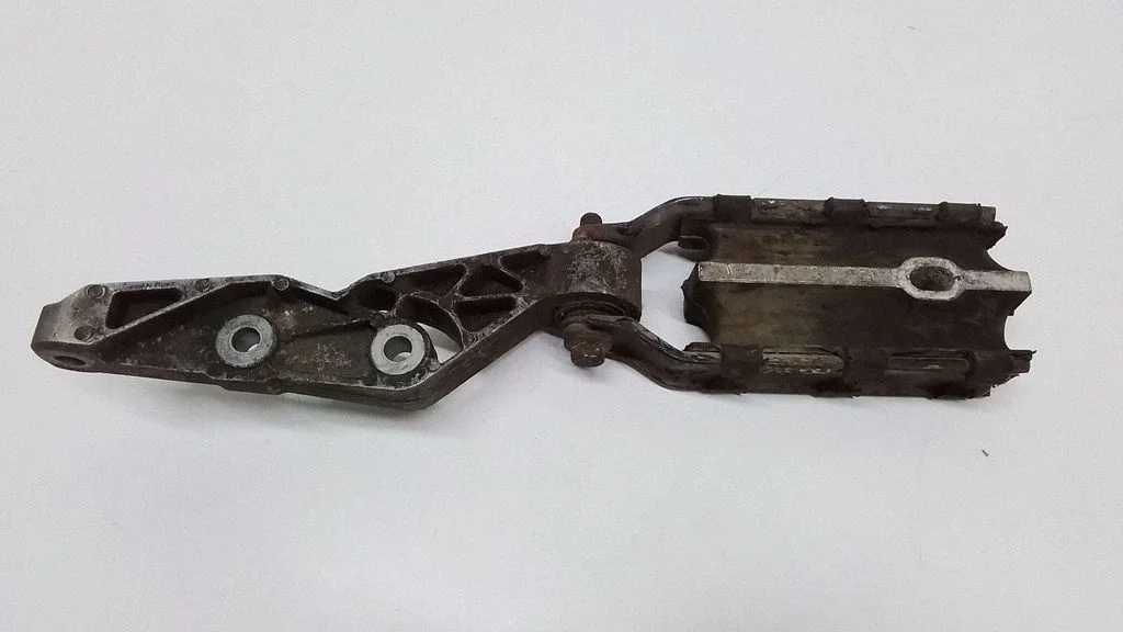 Gearbox mount – Volvo XC60 (2009-2013)