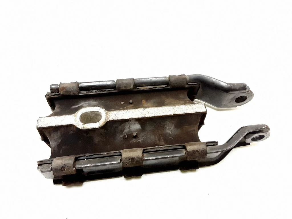 Gearbox mount – Volvo XC70 (2008-2013)