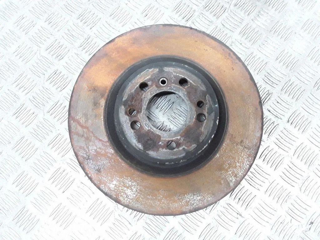 Front brake disc – front left