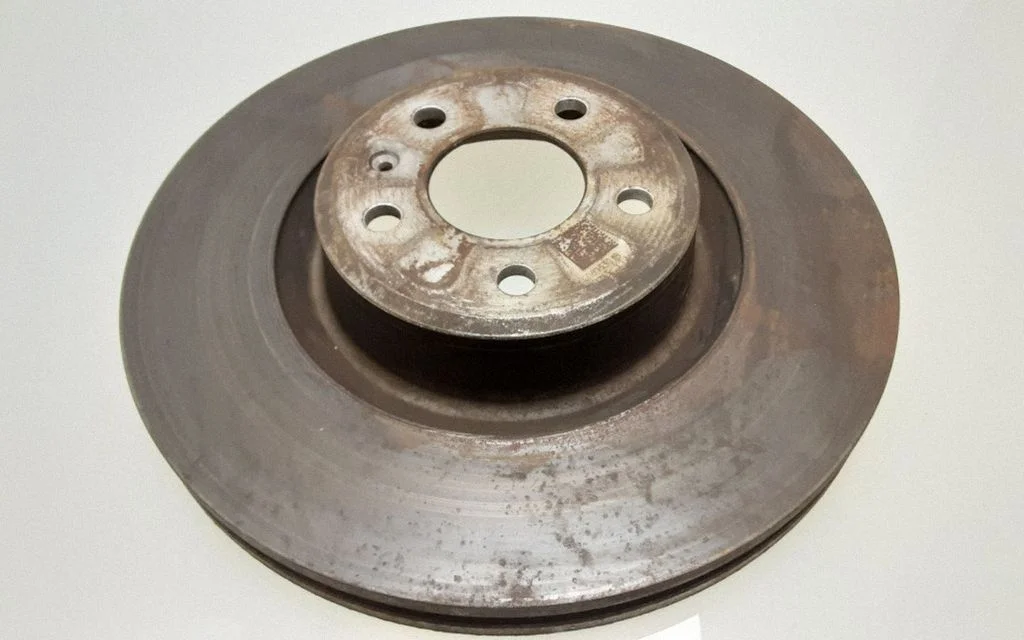 Front brake disc – front right