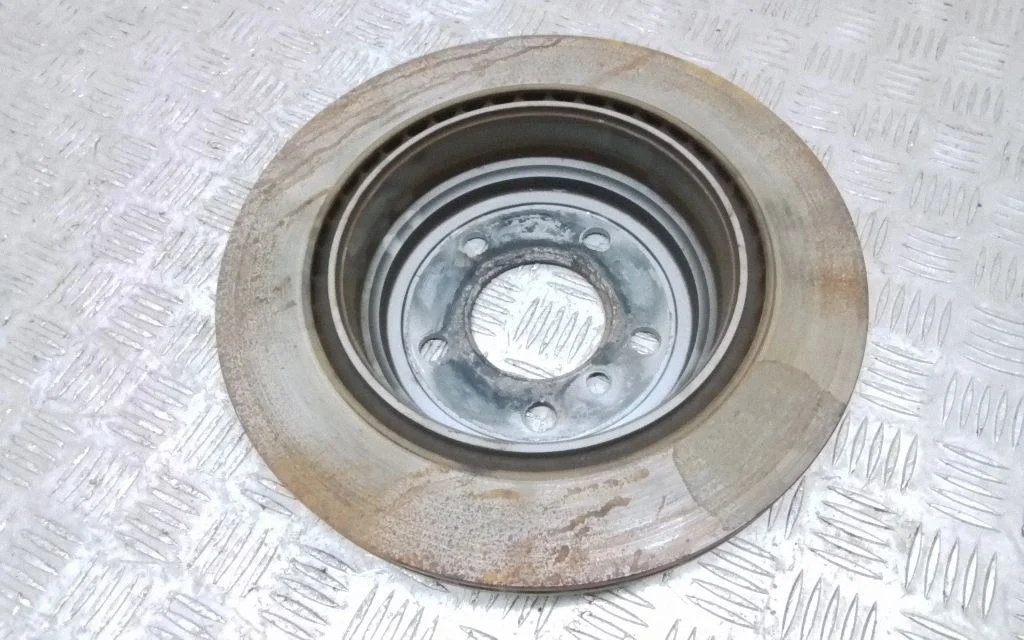 Rear brake disc – rear right