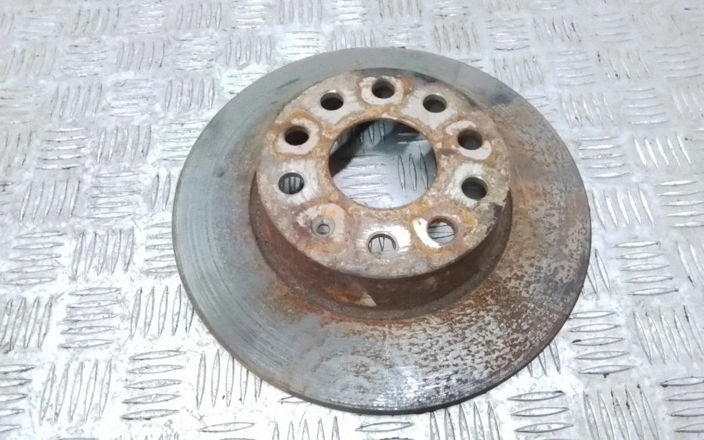 Tagumine piduriketas
