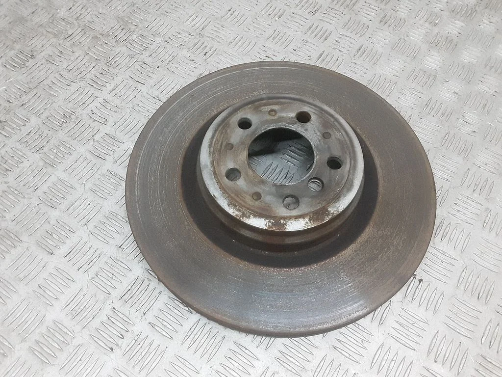 Tagumine piduriketas – BMW 7-seeria F01 F02 F03 F04 (2008-2016)