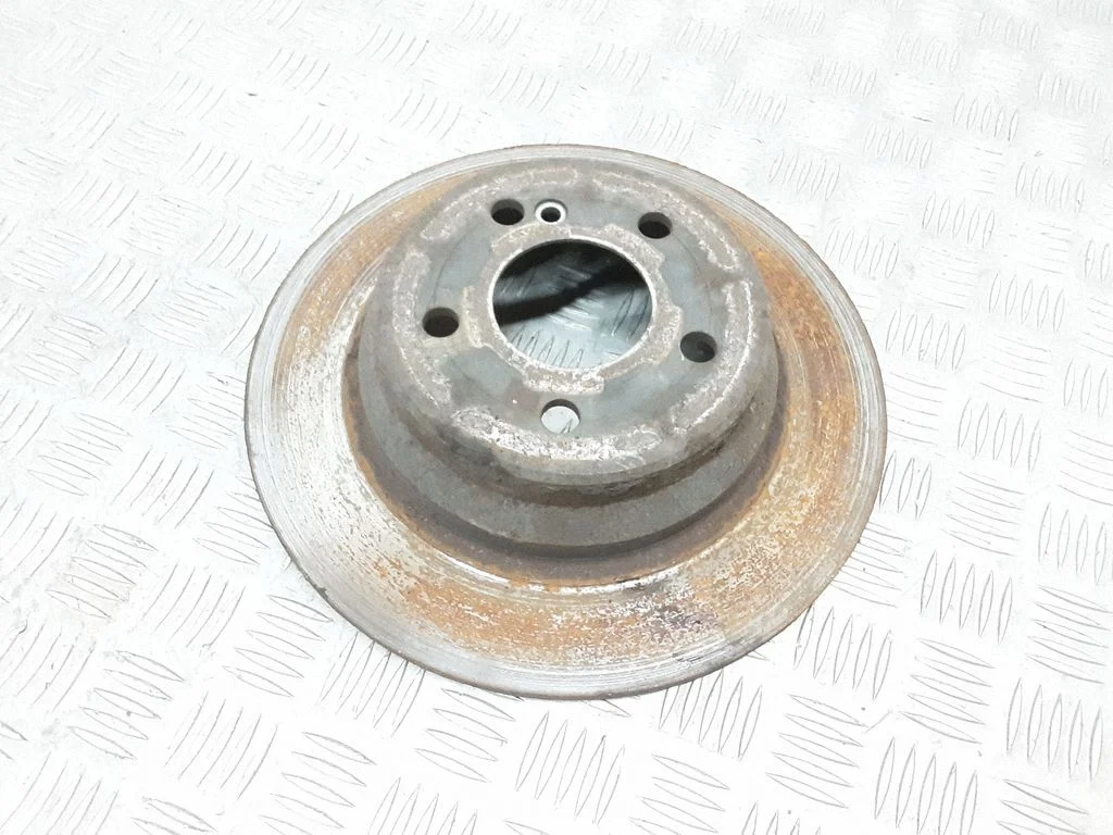 Tagumine piduriketas