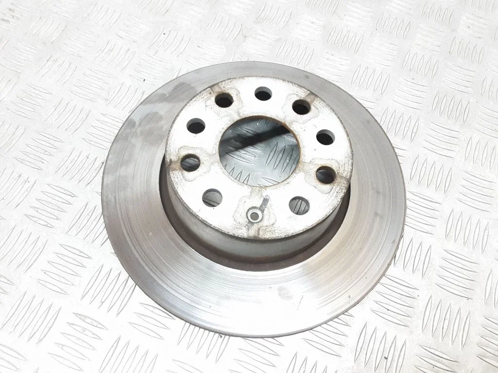Tagumine piduriketas – tagumine parem