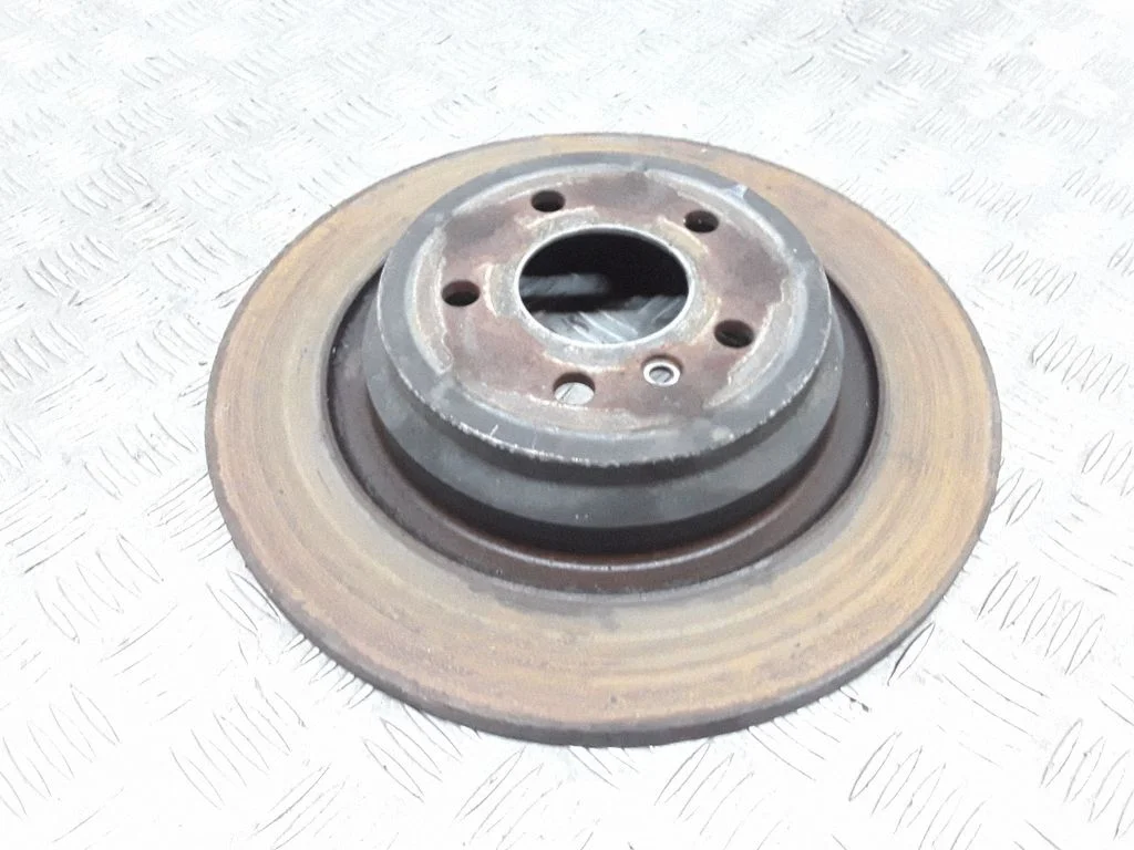Rear brake disc – rear right