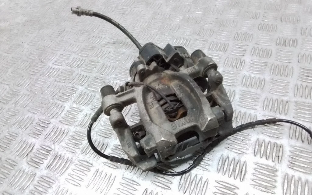 Tagumine pidurisadul – BMW i3 (2013-)