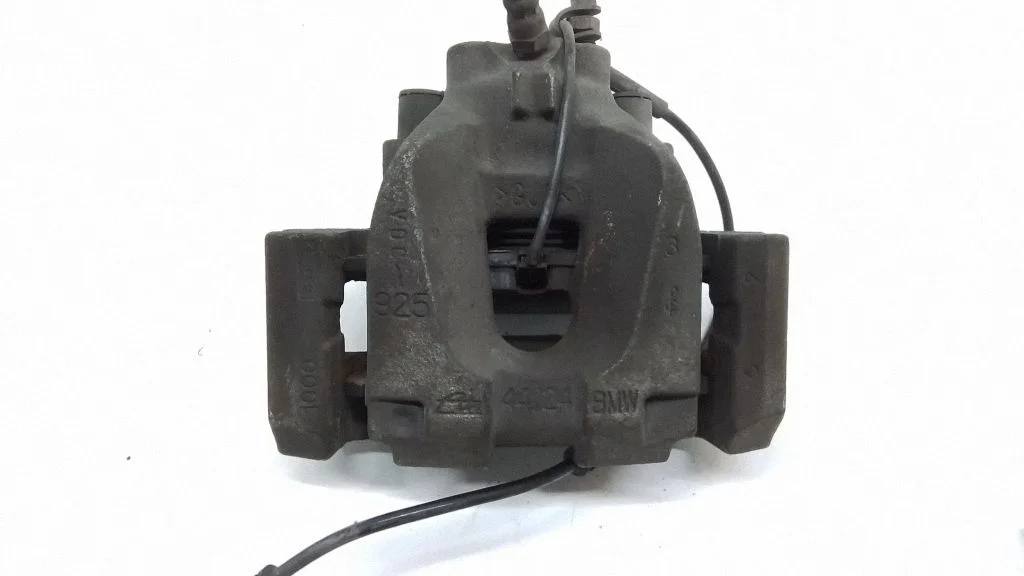 Rear brake caliper – rear right