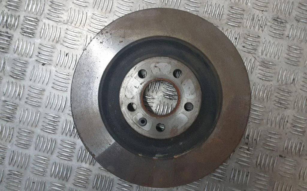 Tagumine piduriketas – Volvo XC90 (2014-)