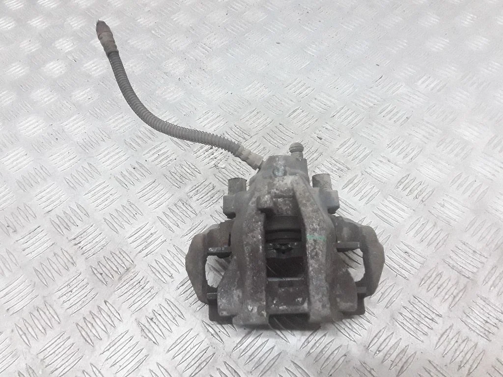Rear brake caliper – rear left