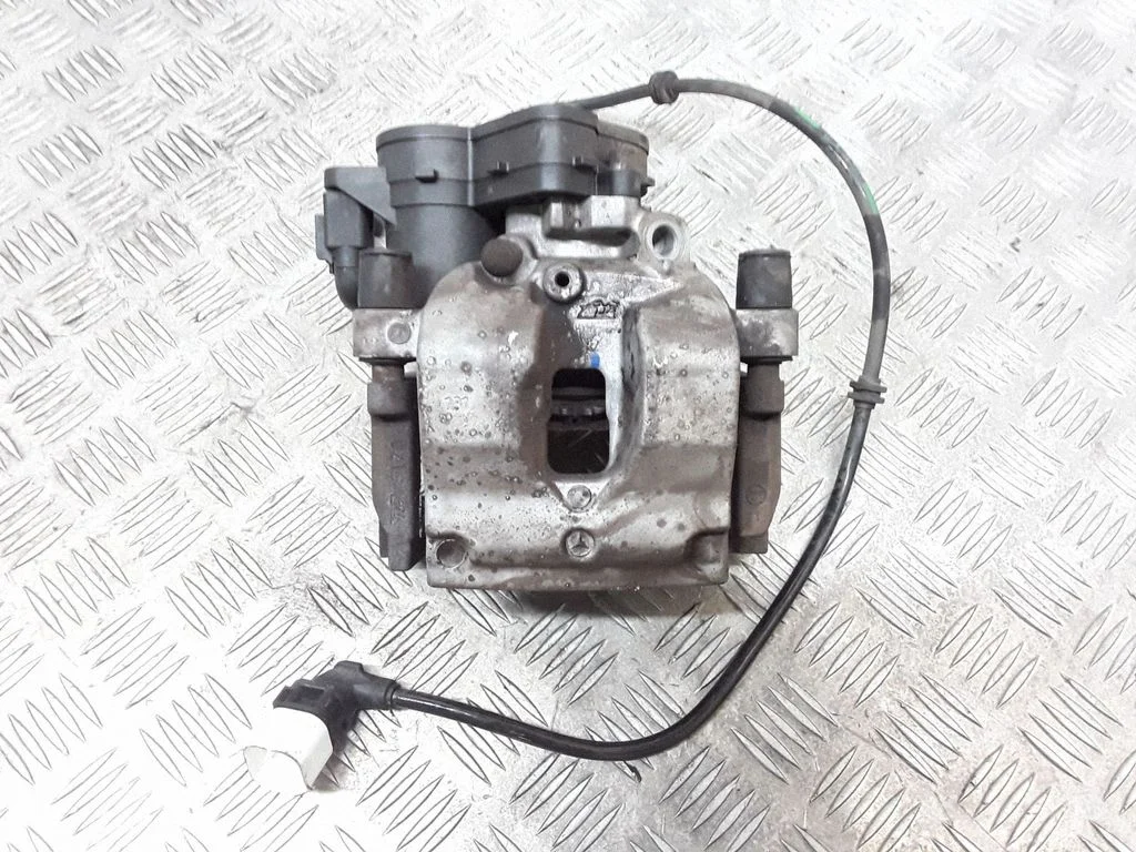 Rear brake caliper – rear left