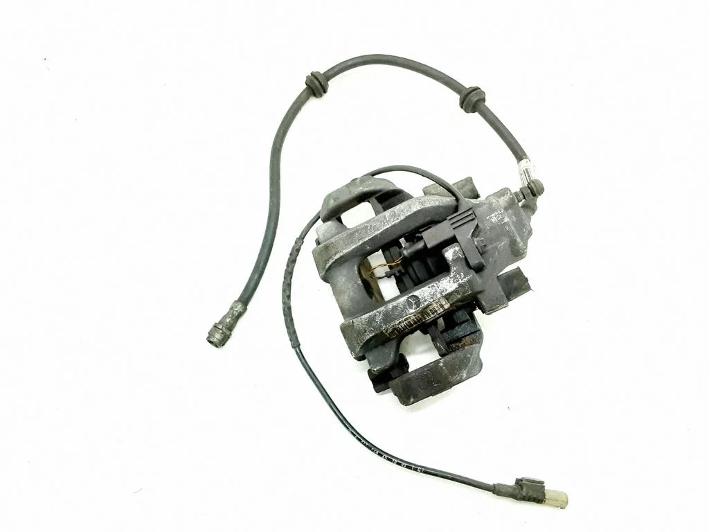 Rear brake caliper – rear right