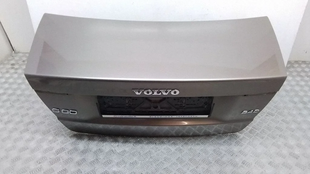 Tailgate/trunk/boot lid – rear