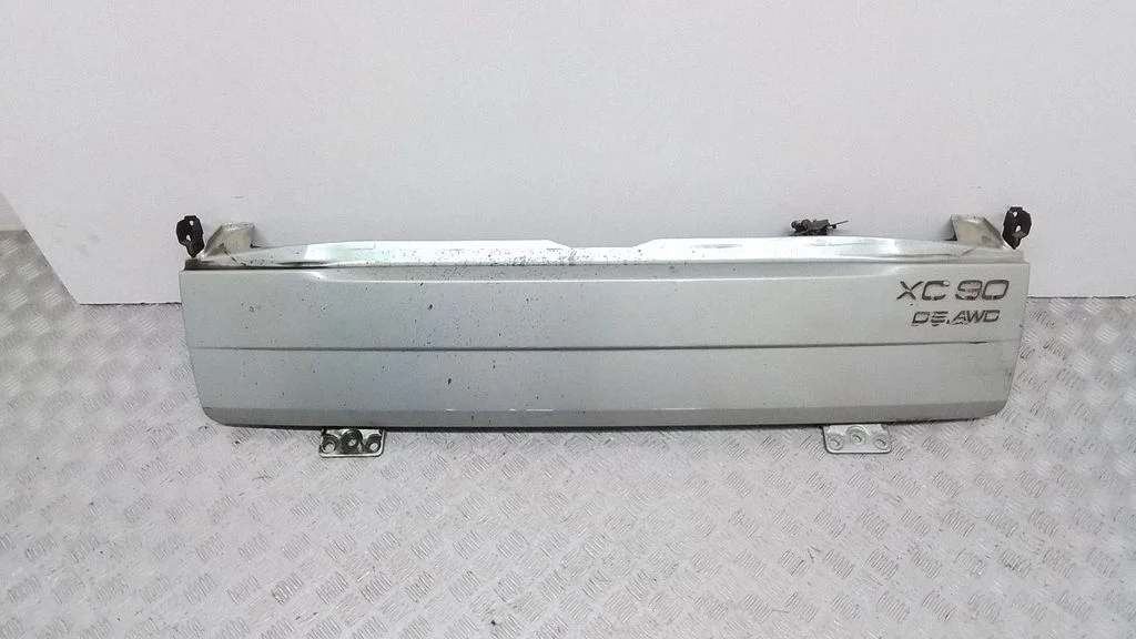 Tailgate/trunk/boot lid – rear