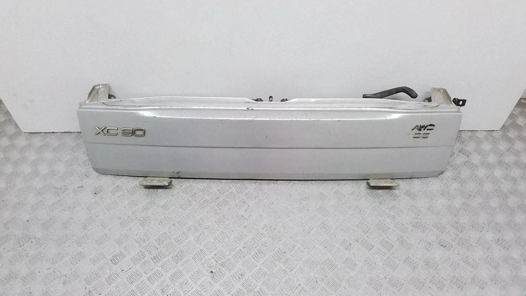 Tailgate/trunk/boot lid – rear