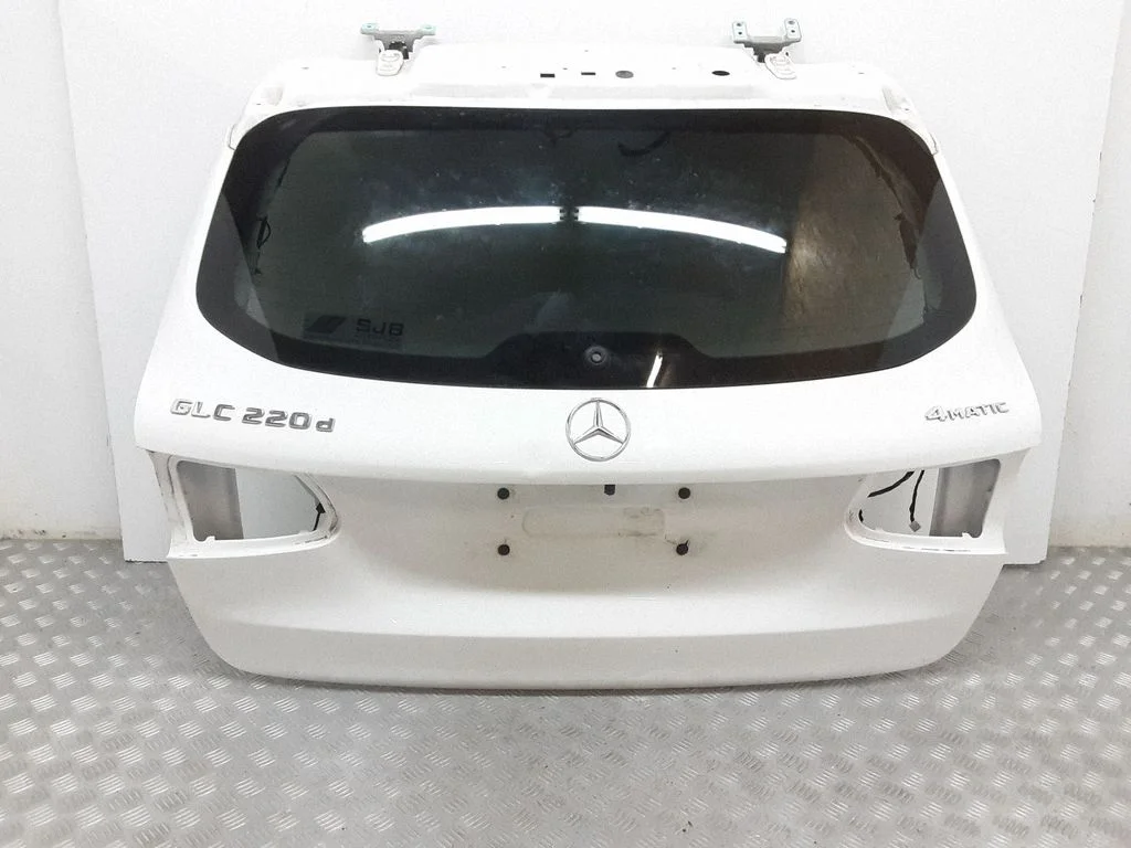 Tailgate/trunk/boot lid – rear