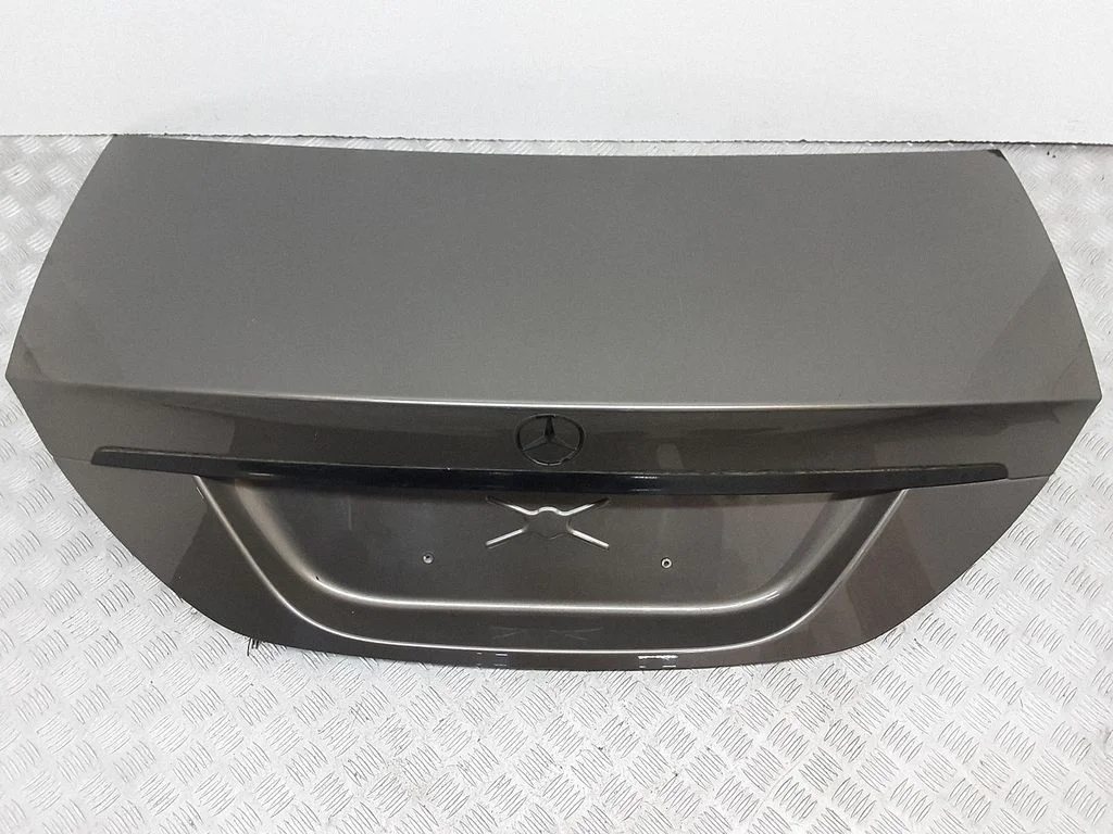 Tailgate/trunk/boot lid – rear