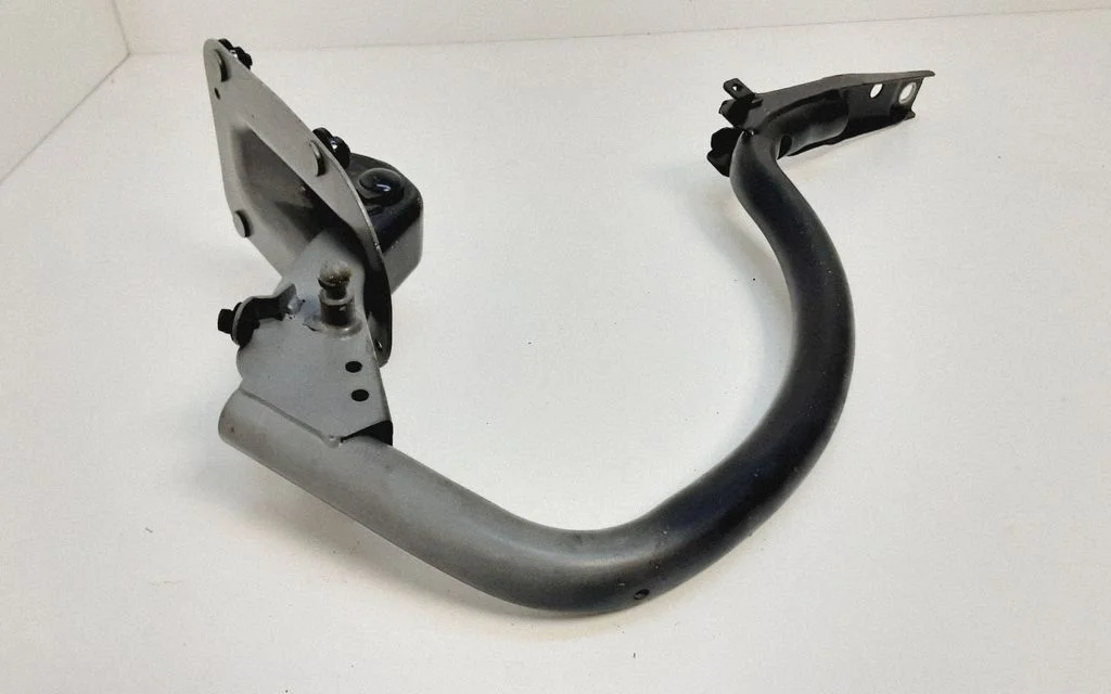 Zawiasy klapy bagażnika – BMW Seria 7 F01 F02 F03 F04 (2008-2016)