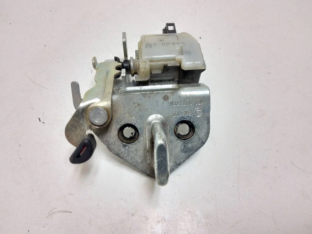 Tailgate/trunk/boot lock/catch/latch – Skoda Octavia Mk2 (1Z) (2004-2013)