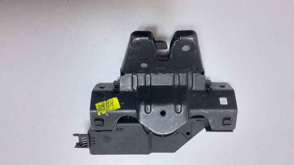 Tailgate/trunk/boot lock/catch/latch – BMW 5 Series E60 E61 (2004-2010)