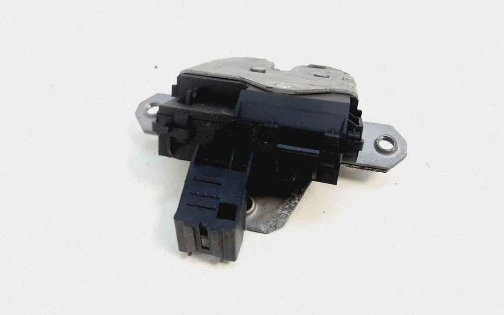 Tailgate/trunk/boot lock/catch/latch – Volvo XC60 (2009-2013)