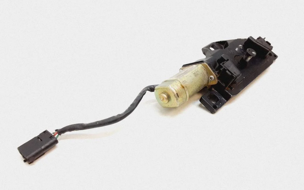 Tailgate/trunk/boot lock/catch/latch – BMW 5 Series E60 E61 (2004-2010)